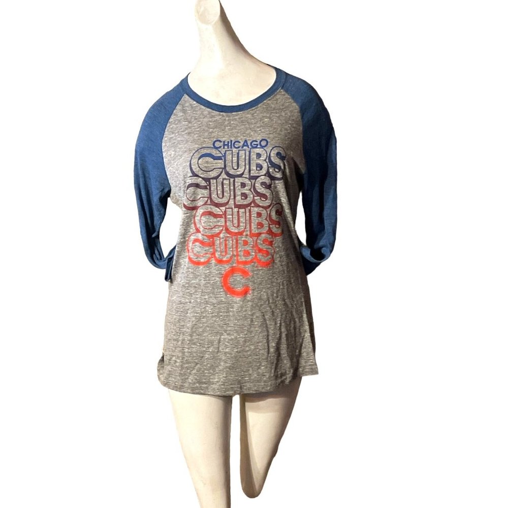 2011 Chicago Cubs 3/4 Sleeve Gray and Blue T-shirt Graphic Print Genuine Merch - Picture 1 of 8
